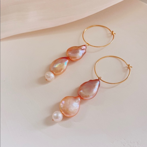 Real Pink peach Drop coin pearl hoop earrings - Picture 2 of 5